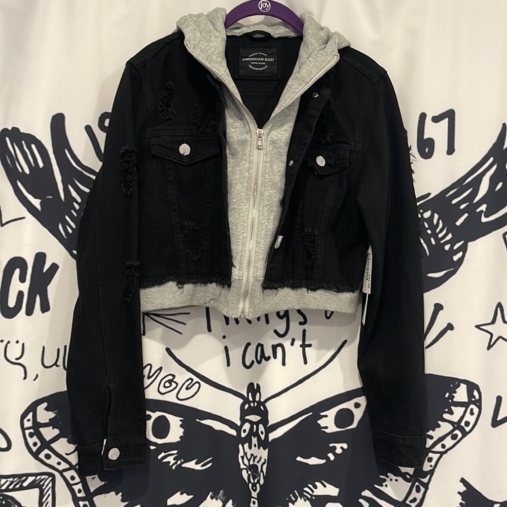 NWT💓black and grey cropped jeans jacket with hood